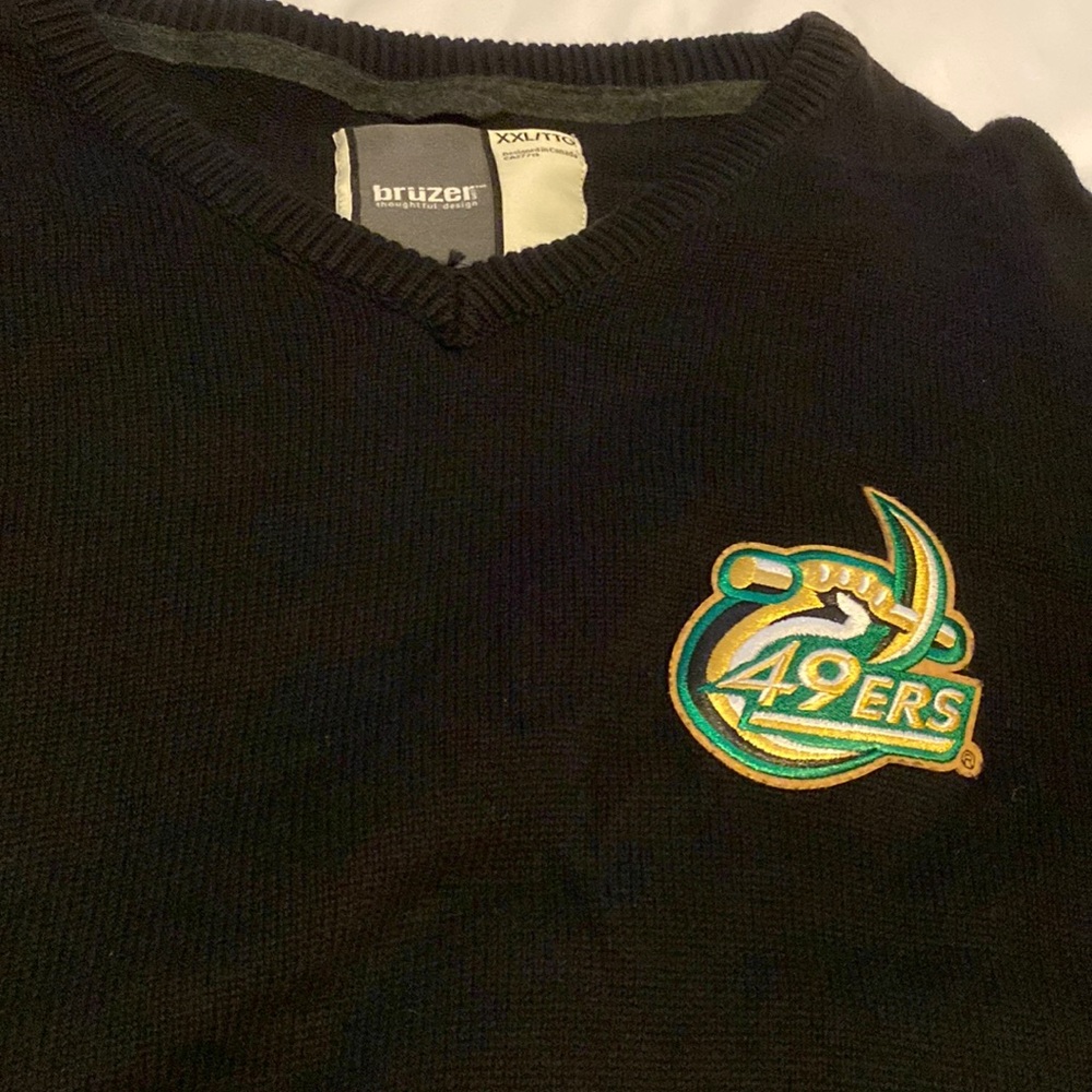 UNCC brüzer sweater